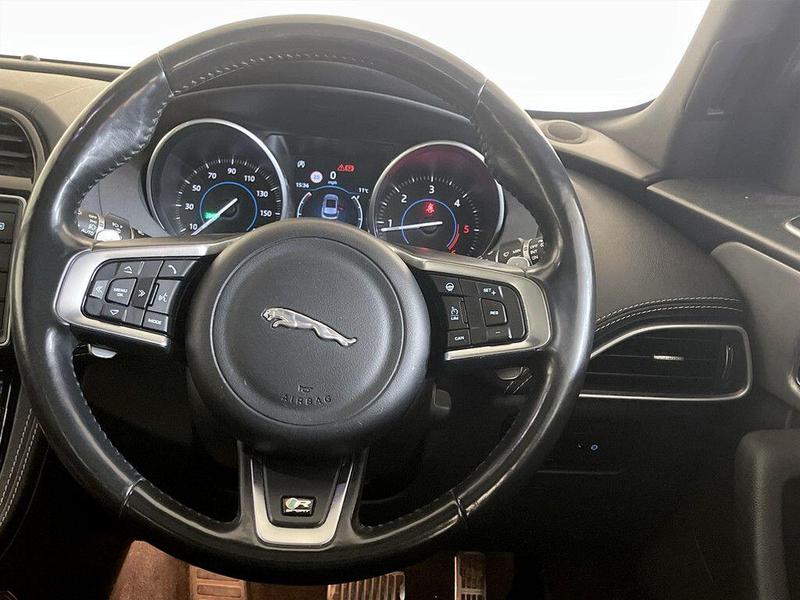 Used Jaguar F-Pace 2017 for sale - 76394211: Photo 16