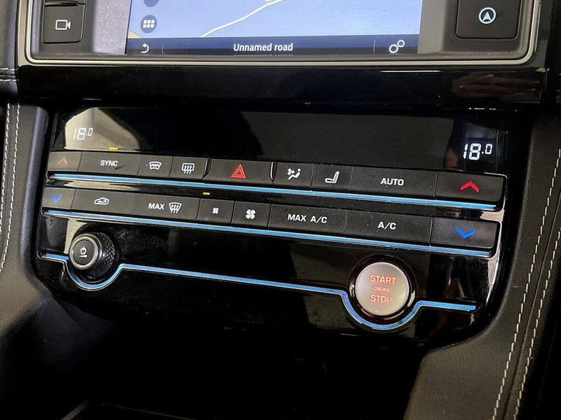 Used Jaguar F-Pace 2017 for sale - 76394211: Photo 25