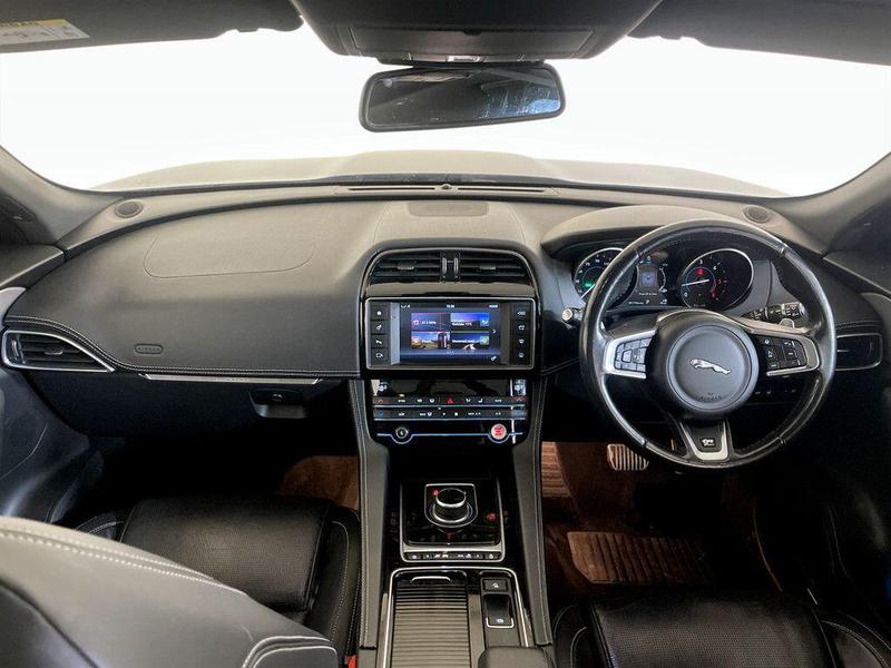 Used Jaguar F-Pace 2017 for sale - 76394211: Photo 3