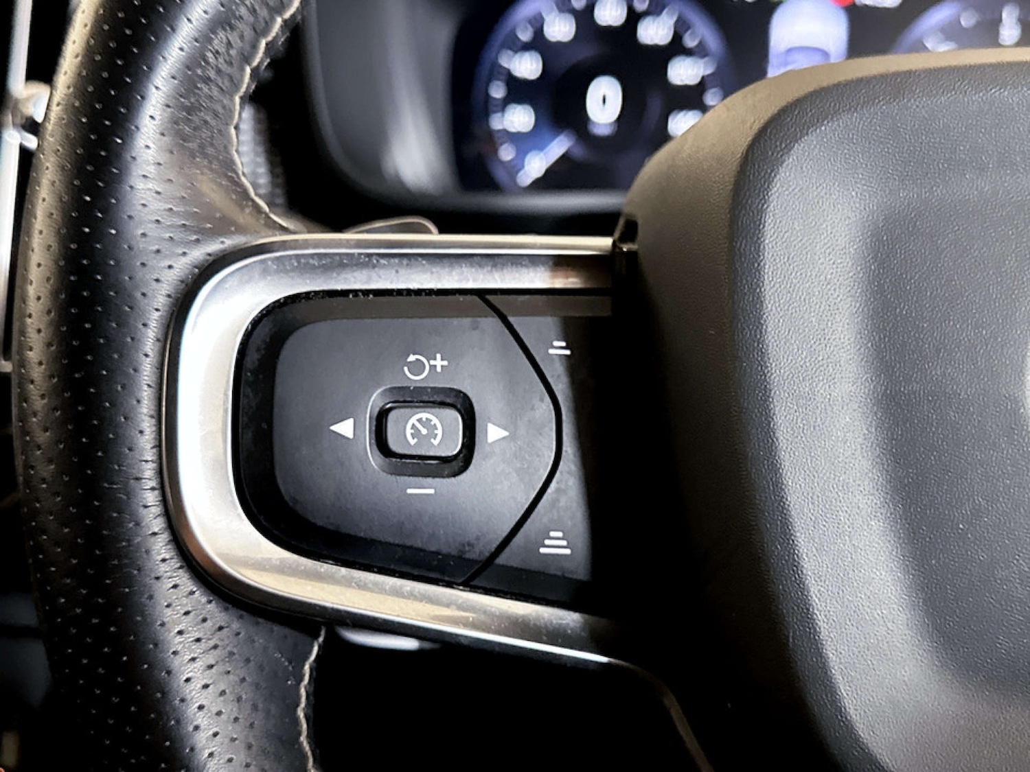 Used Volvo XC40 2020 for sale - 77422865: Photo 17