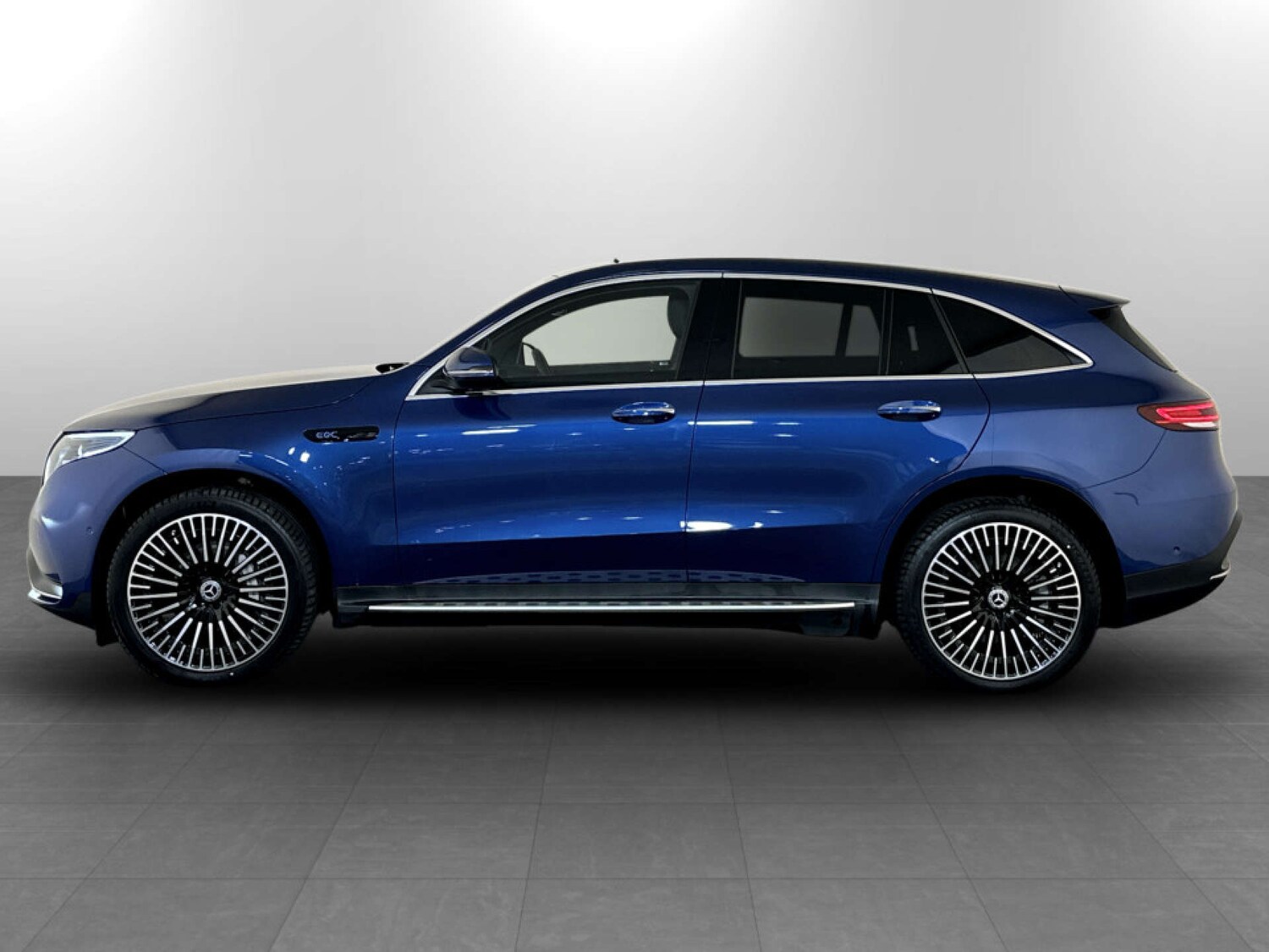 Used Mercedes-Benz EQC 2023 for sale - 77717771: Photo 6