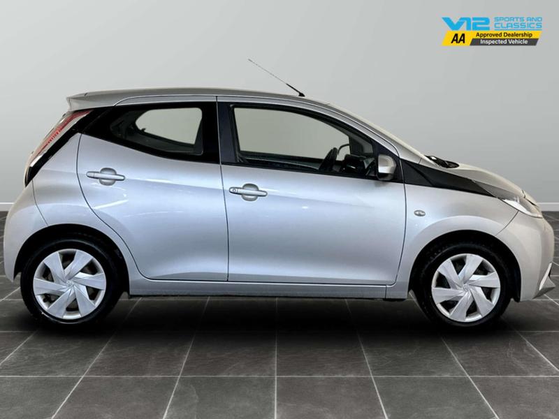 Used Toyota AYGO 2017 for sale - 76960949: Photo 11