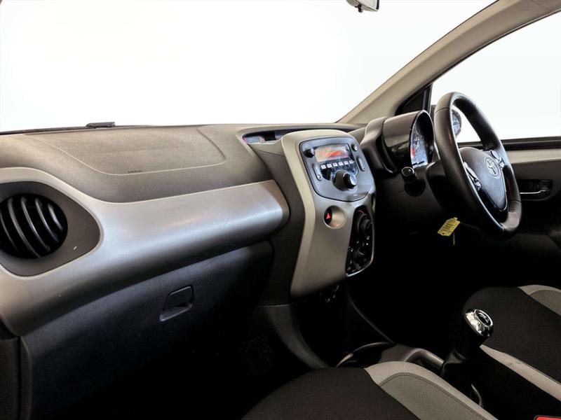 Used Toyota AYGO 2017 for sale - 76960949: Photo 12