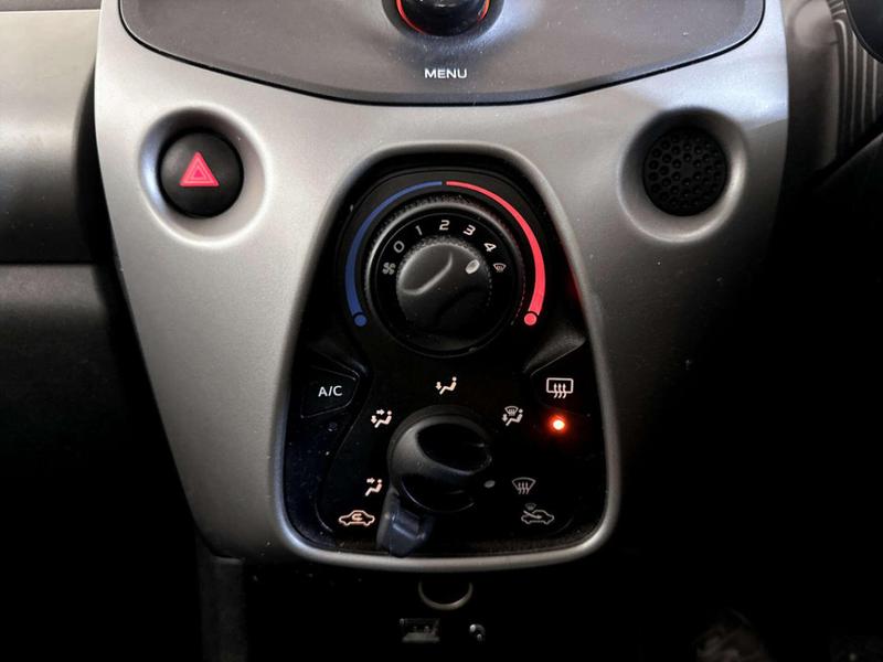 Used Toyota AYGO 2017 for sale - 76960949: Photo 25