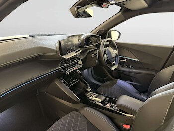 Used Peugeot 2008 2022 for sale - 77805603: Photo