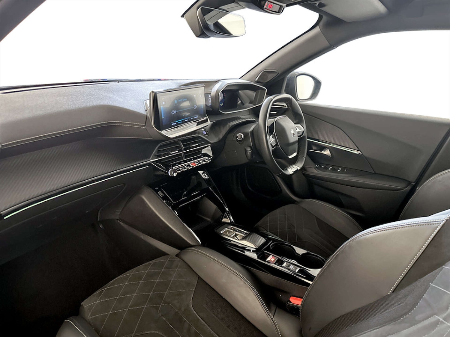 Used Peugeot 2008 2022 for sale - 77681220: Photo 12