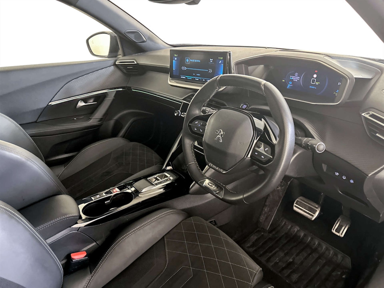 Used Peugeot 2008 2022 for sale - 77681220: Photo 15