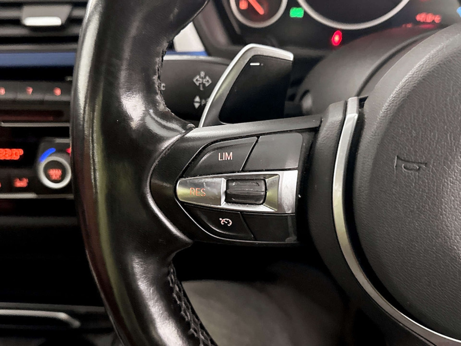 Used BMW 3 Series 2017 for sale - 77211774: Photo 17