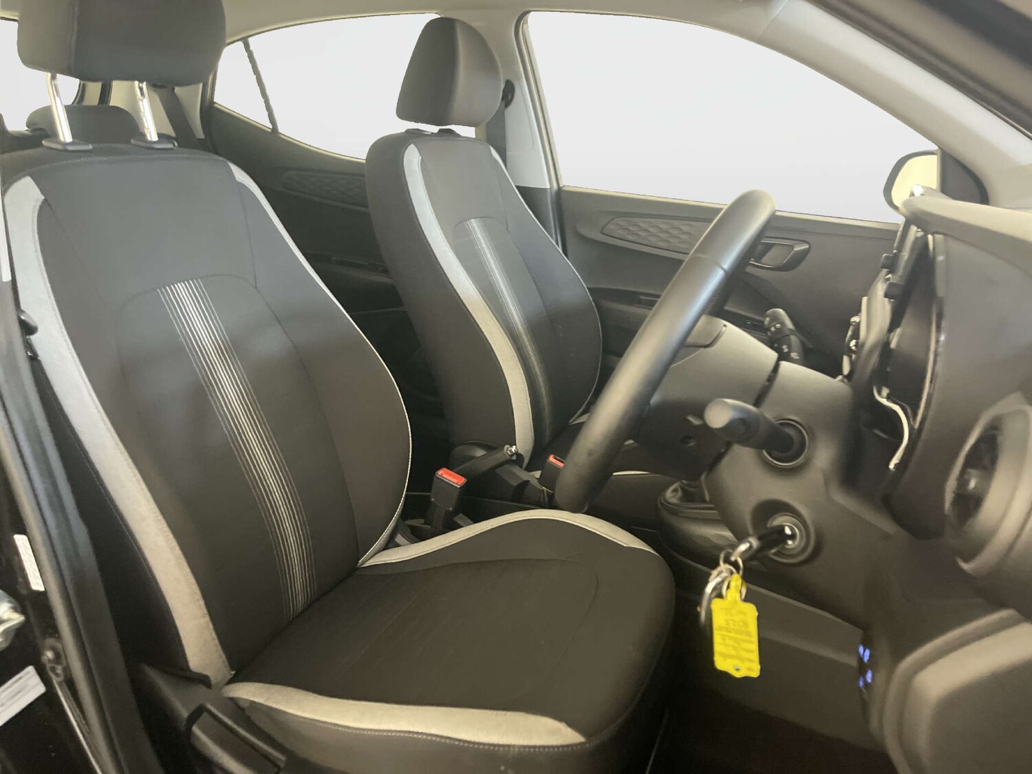 Used Hyundai i10 2023 for sale - 78068196: Photo 13