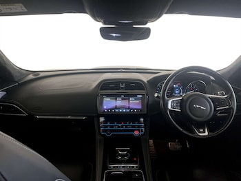 Used Jaguar F-Pace 2018 for sale - 77523262: Photo