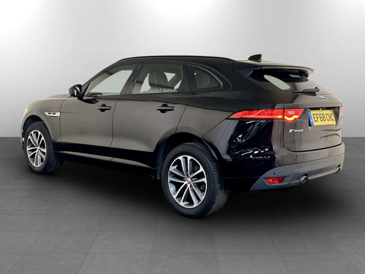 Used Jaguar F-Pace 2018 for sale - 77523262: Photo 8