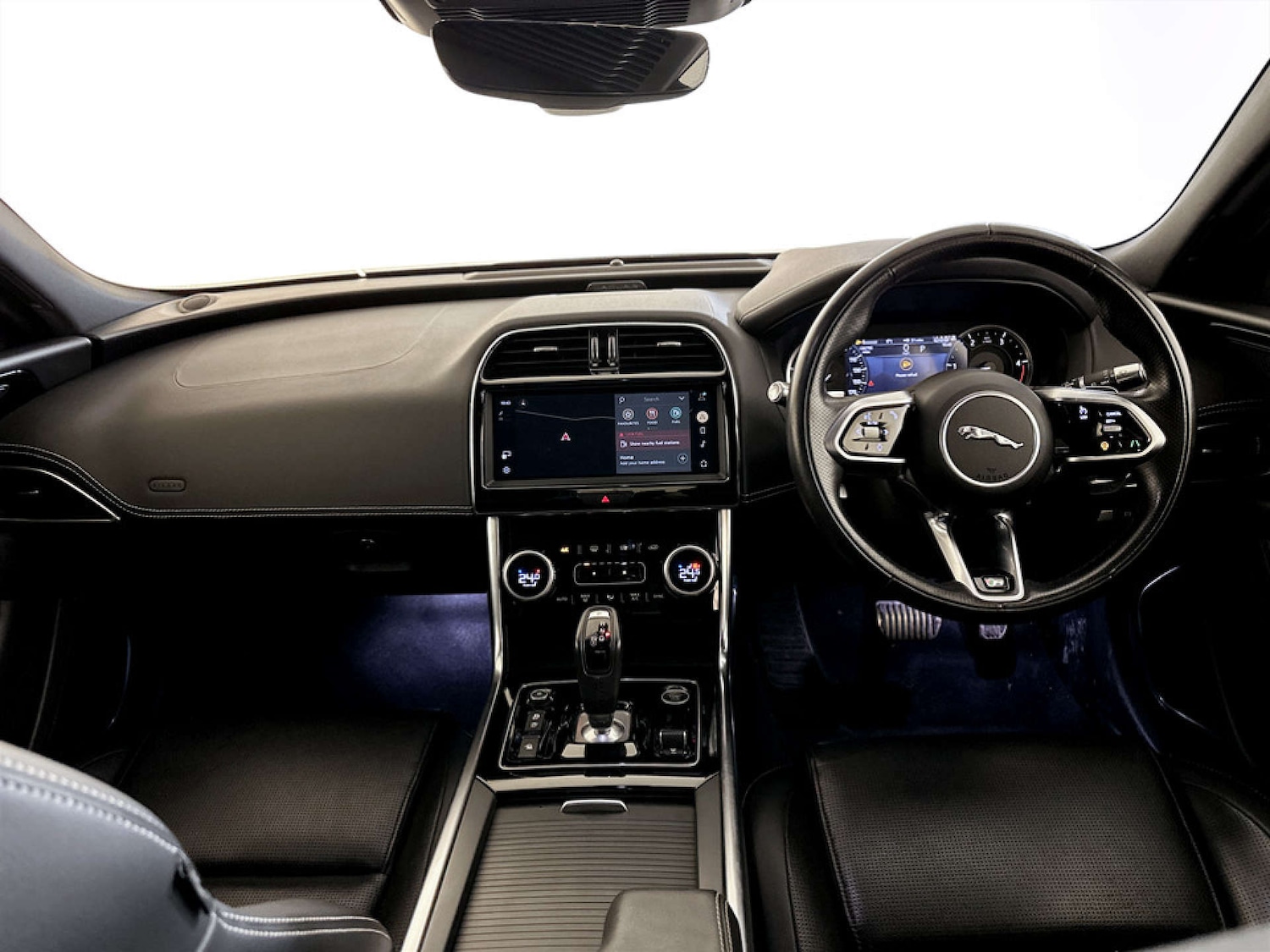 Used Jaguar XE 2021 for sale - 77211761: Photo 3
