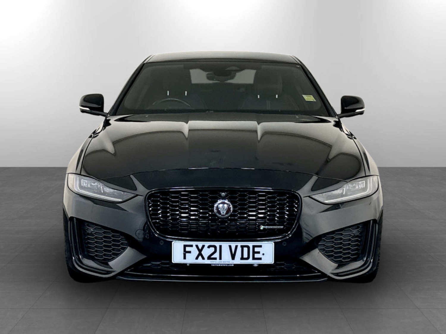 Used Jaguar XE 2021 for sale - 77211761: Photo 5