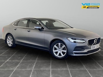 2017 - 2.0 D4 Momentum Auto Euro 6 (s/s) 4dr Automatic