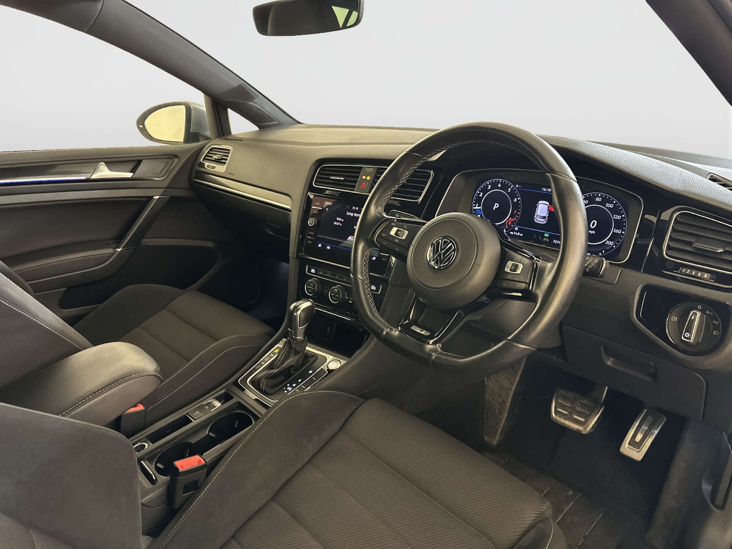 Used Volkswagen Golf 2019 for sale - 77880517: Photo 15