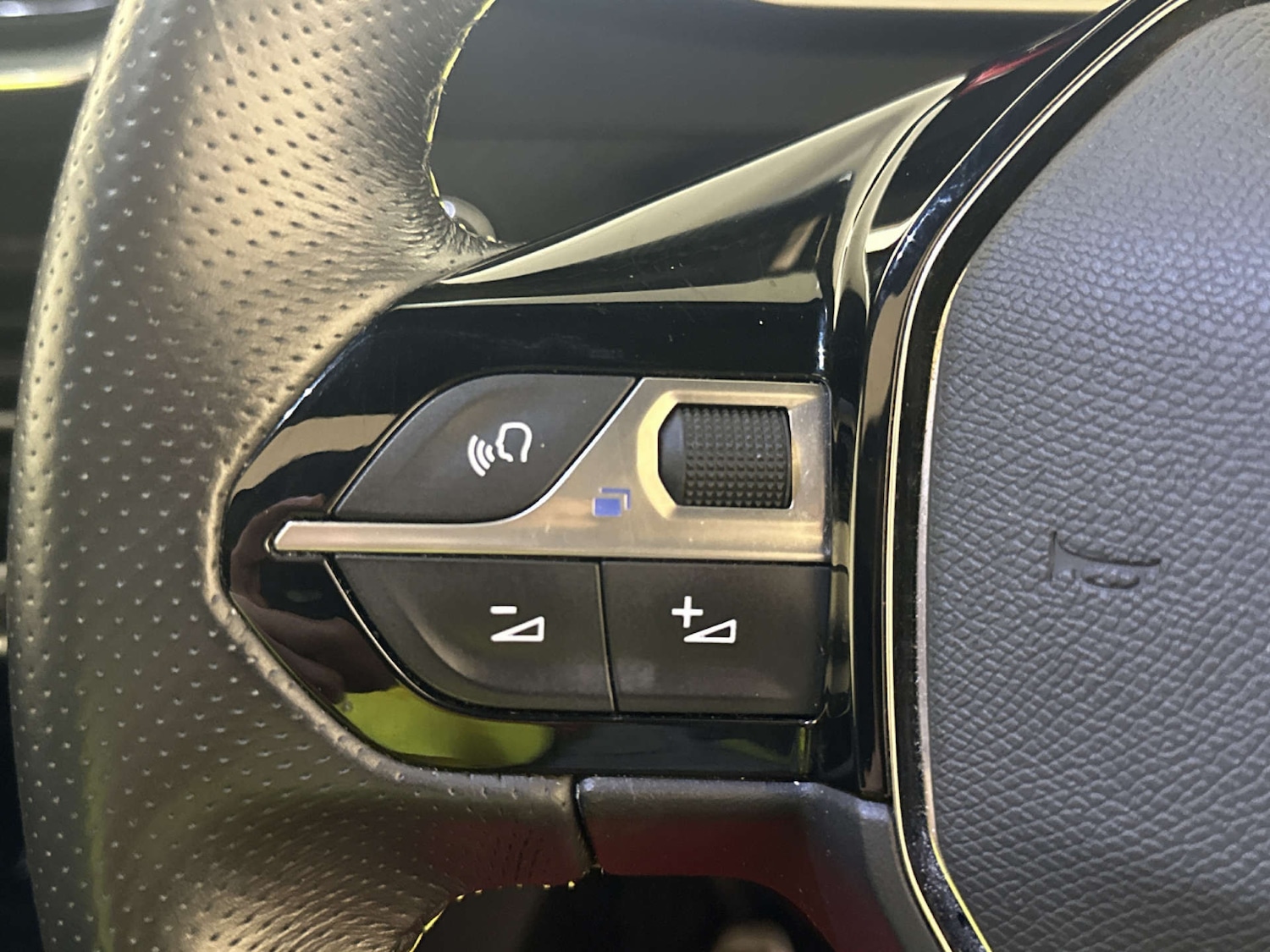 Used Peugeot 2008 2021 for sale - 77905825: Photo 17