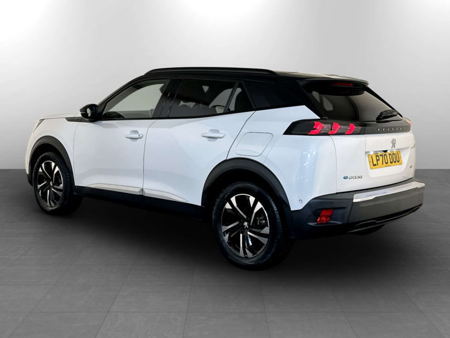 Used Peugeot 2008 2021 for sale - 77578914: Photo 8