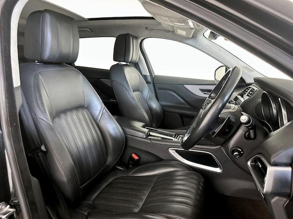 Used Jaguar F-Pace 2018 for sale - 76255463: Photo 13