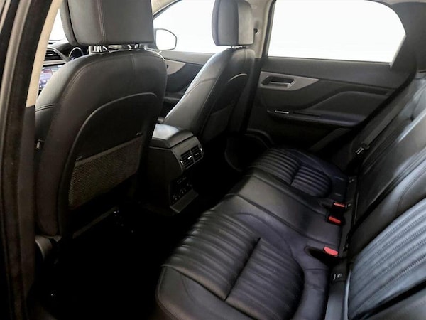 Used Jaguar F-Pace 2018 for sale - 76255463: Photo 14