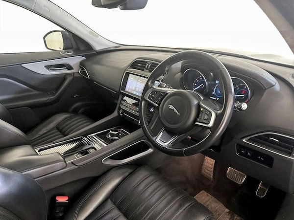 Used Jaguar F-Pace 2018 for sale - 76255463: Photo 15