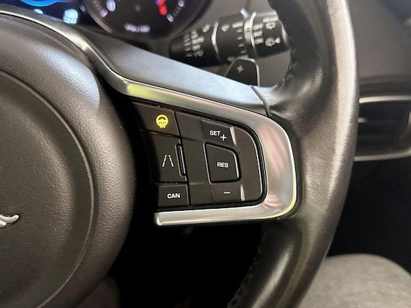 Used Jaguar F-Pace 2018 for sale - 76255463: Photo 19
