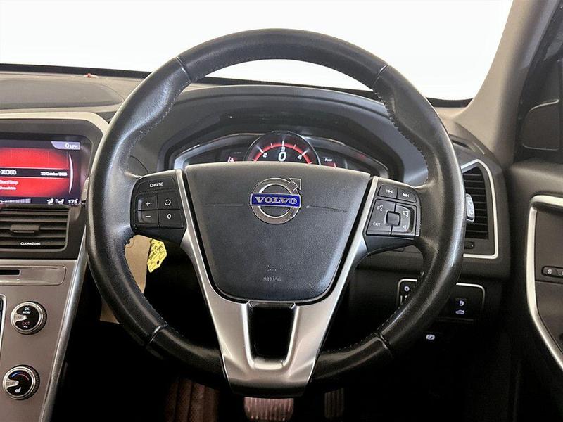 Used Volvo XC60 2017 for sale - 76352222: Photo 16