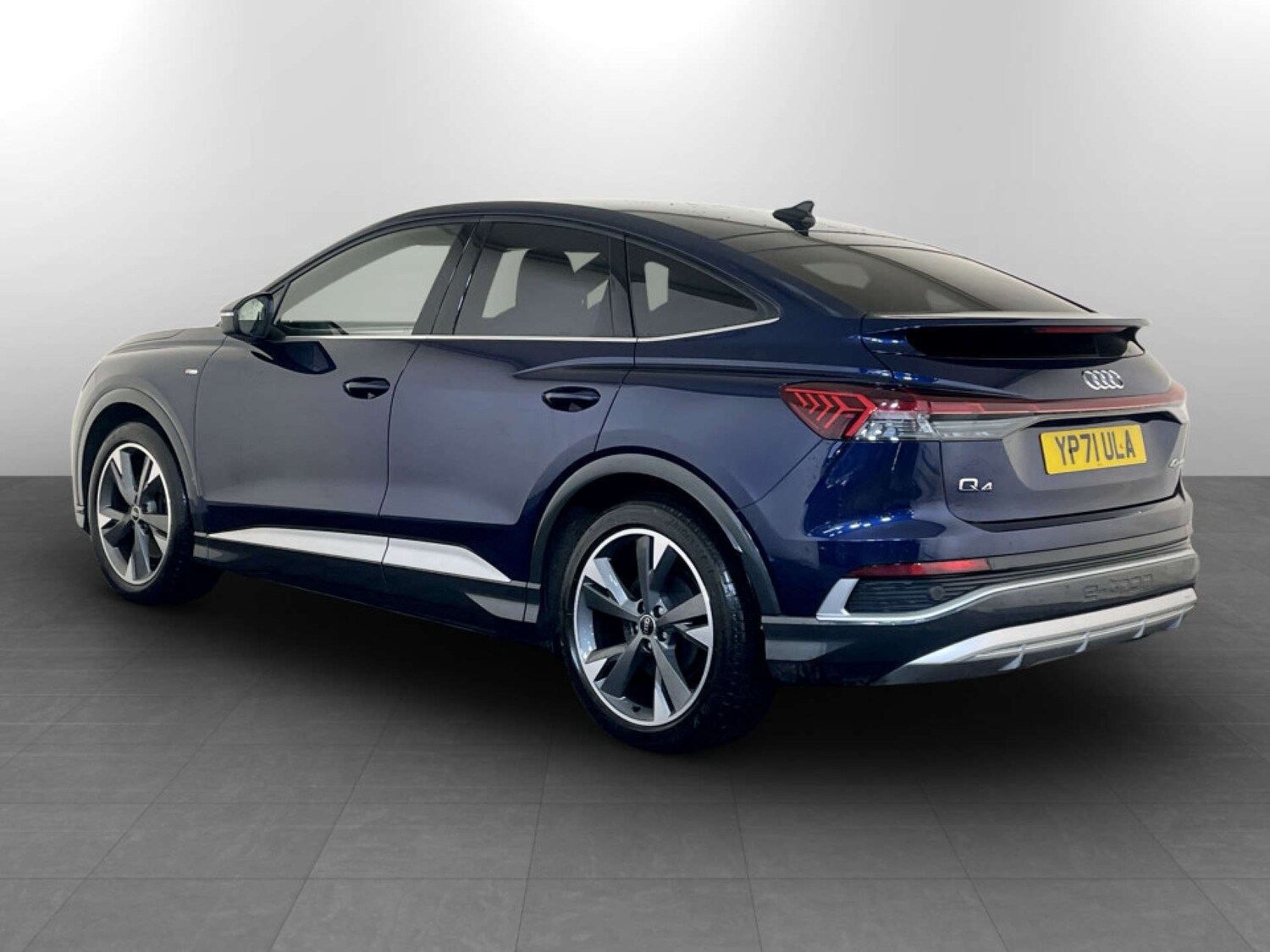 Used Audi Q4 e-tron 2021 for sale - 77470008: Photo 7