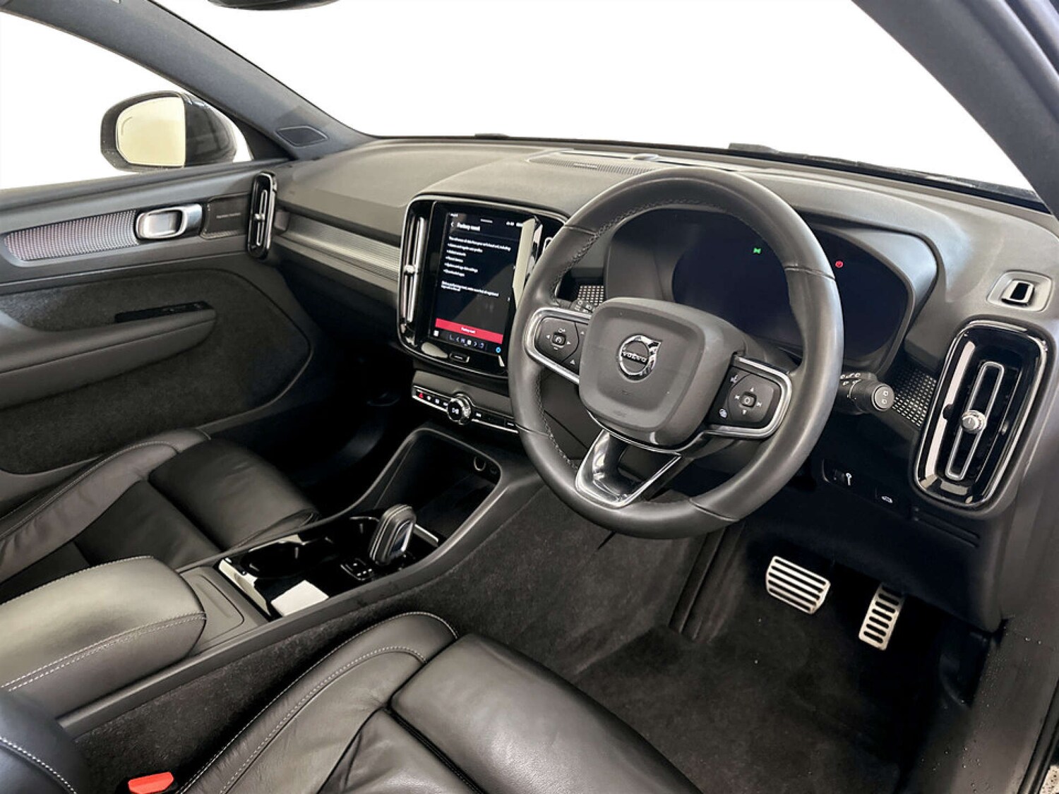 Used Volvo XC40 2021 for sale - 77368250: Photo 17