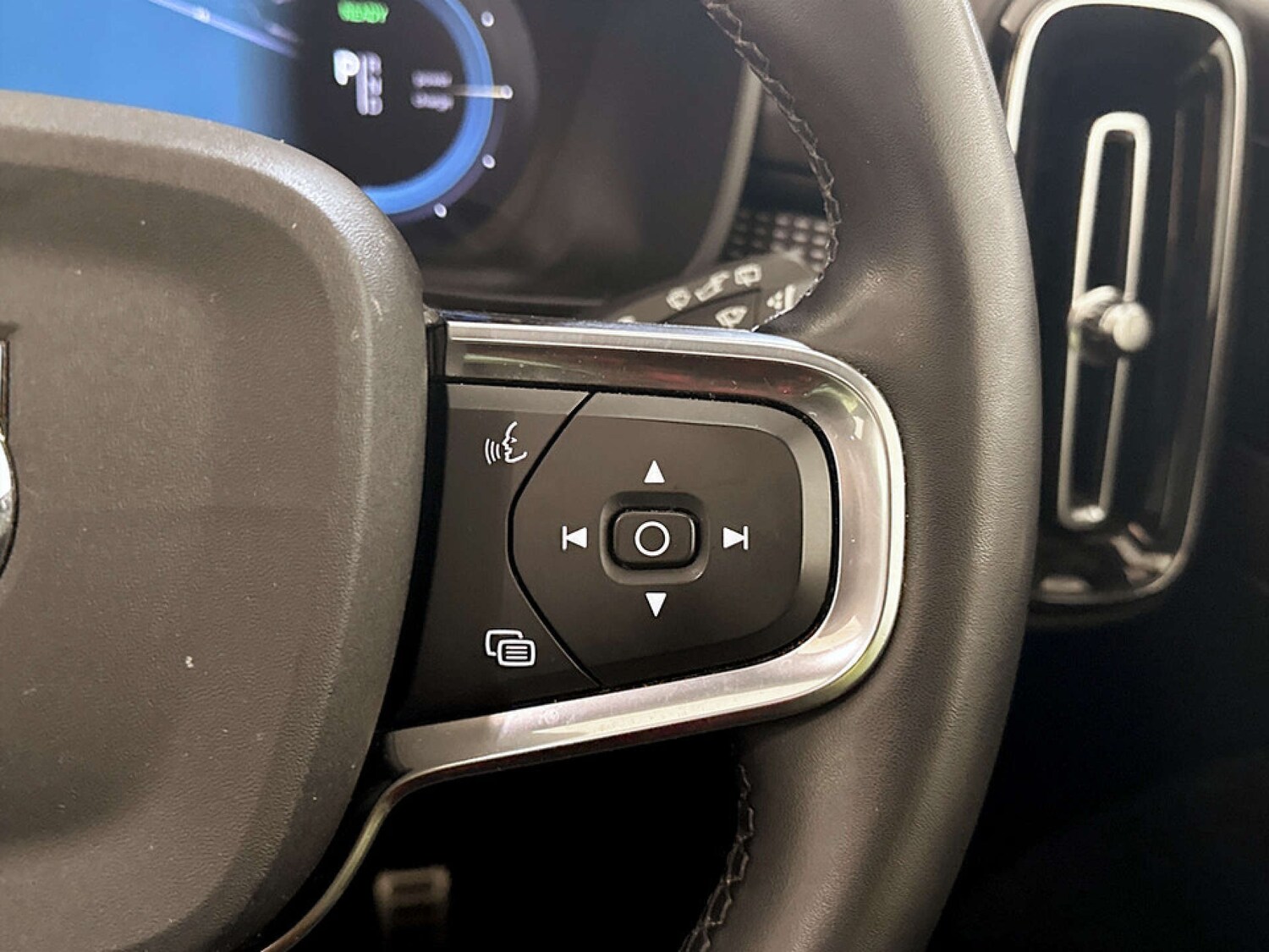 Used Volvo XC40 2021 for sale - 77368250: Photo 21