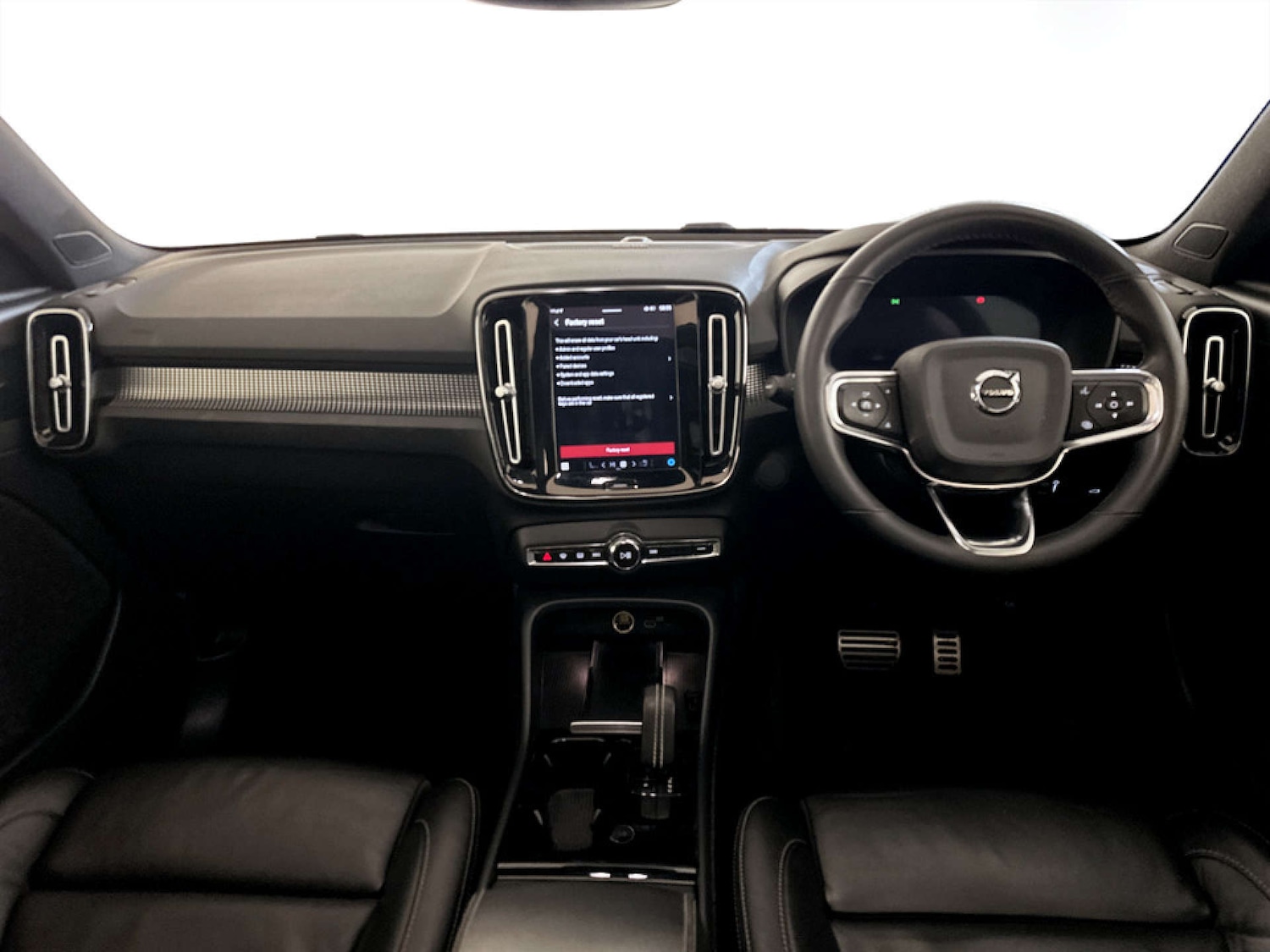 Used Volvo XC40 2021 for sale - 77368250: Photo 3