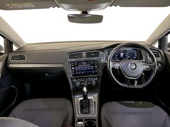 Used Volkswagen Golf 2020 for sale - 77227752: Photo