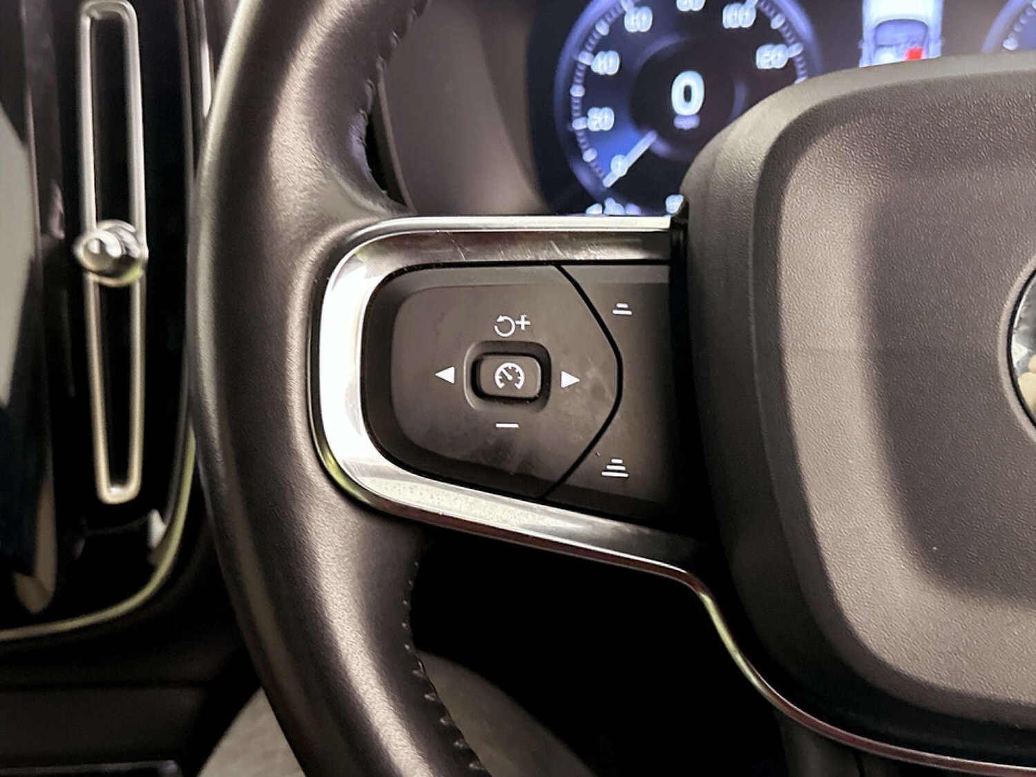 Used Volvo XC40 2019 for sale - 77409033: Photo 17