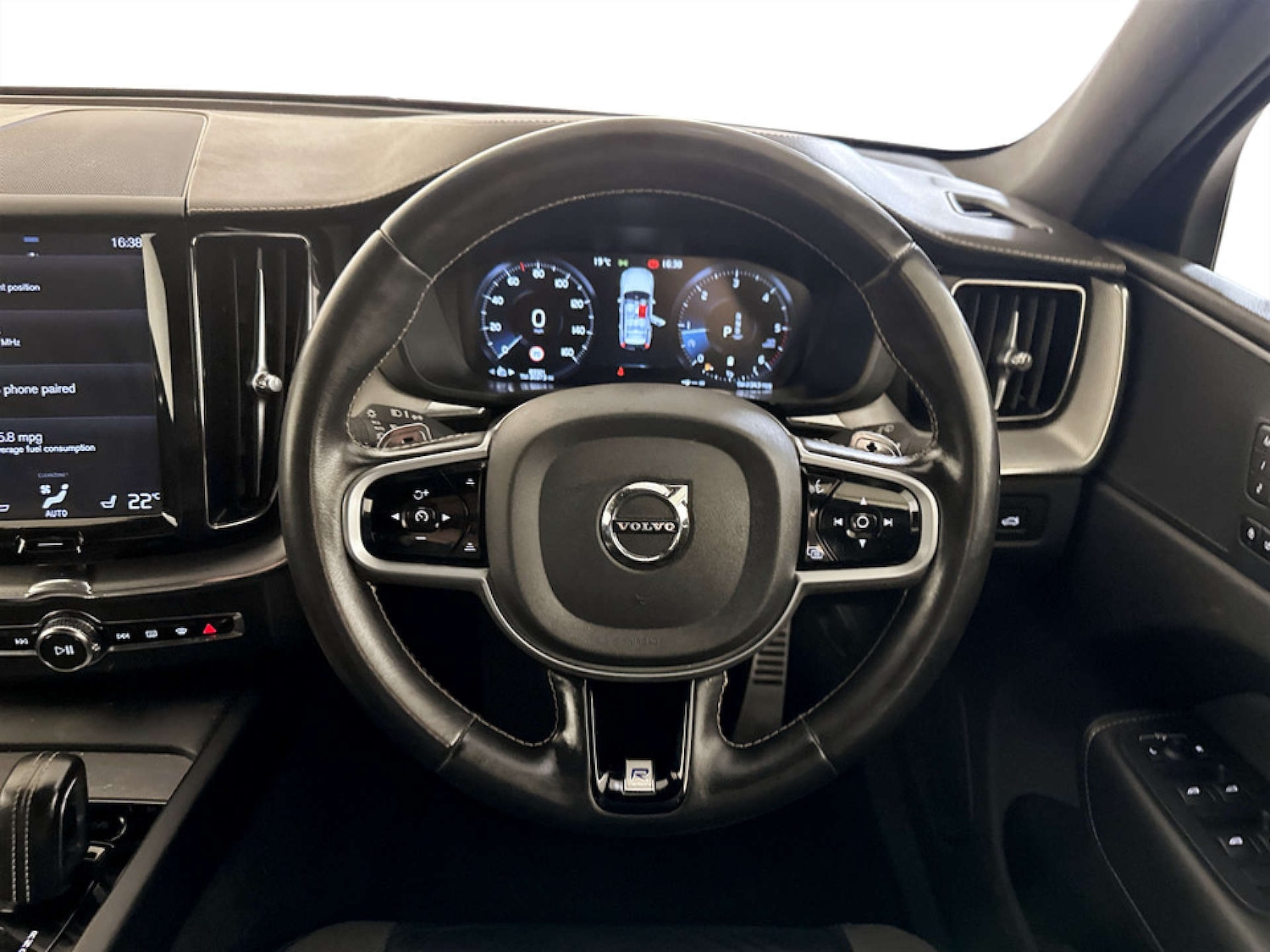 Used Volvo XC60 2019 for sale - 77185051: Photo 16