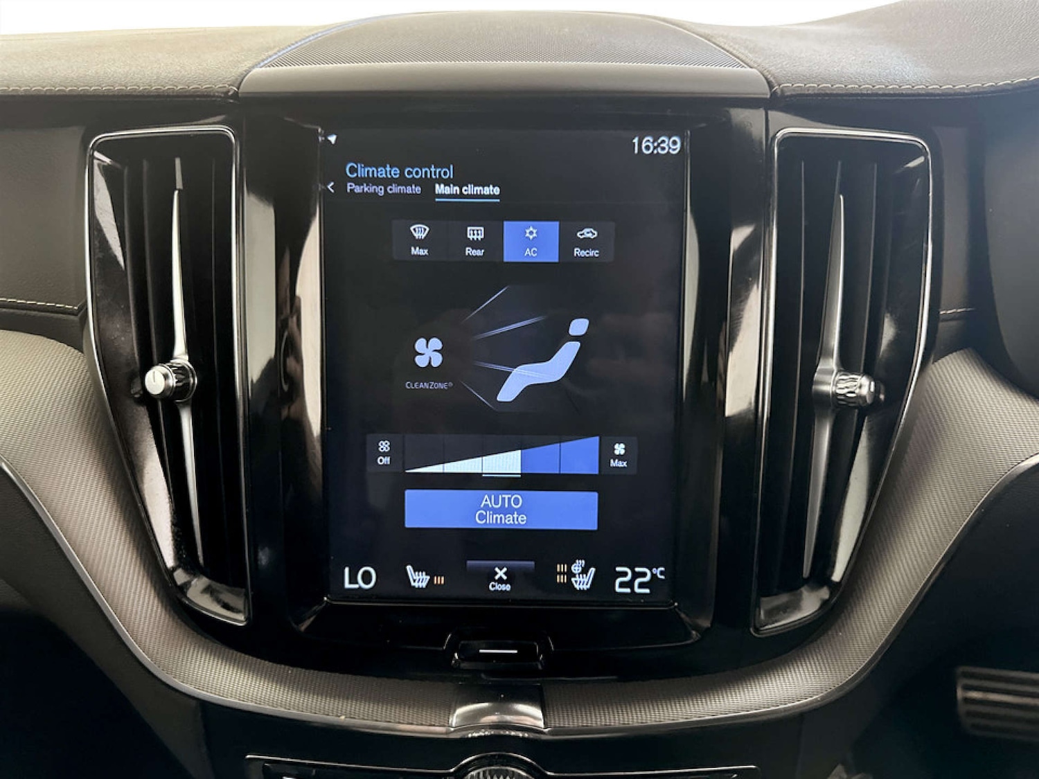 Used Volvo XC60 2019 for sale - 77185051: Photo 25