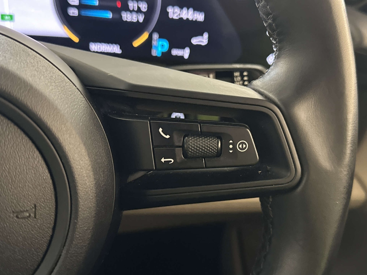 Used Porsche Taycan 2022 for sale - 78041805: Photo 19