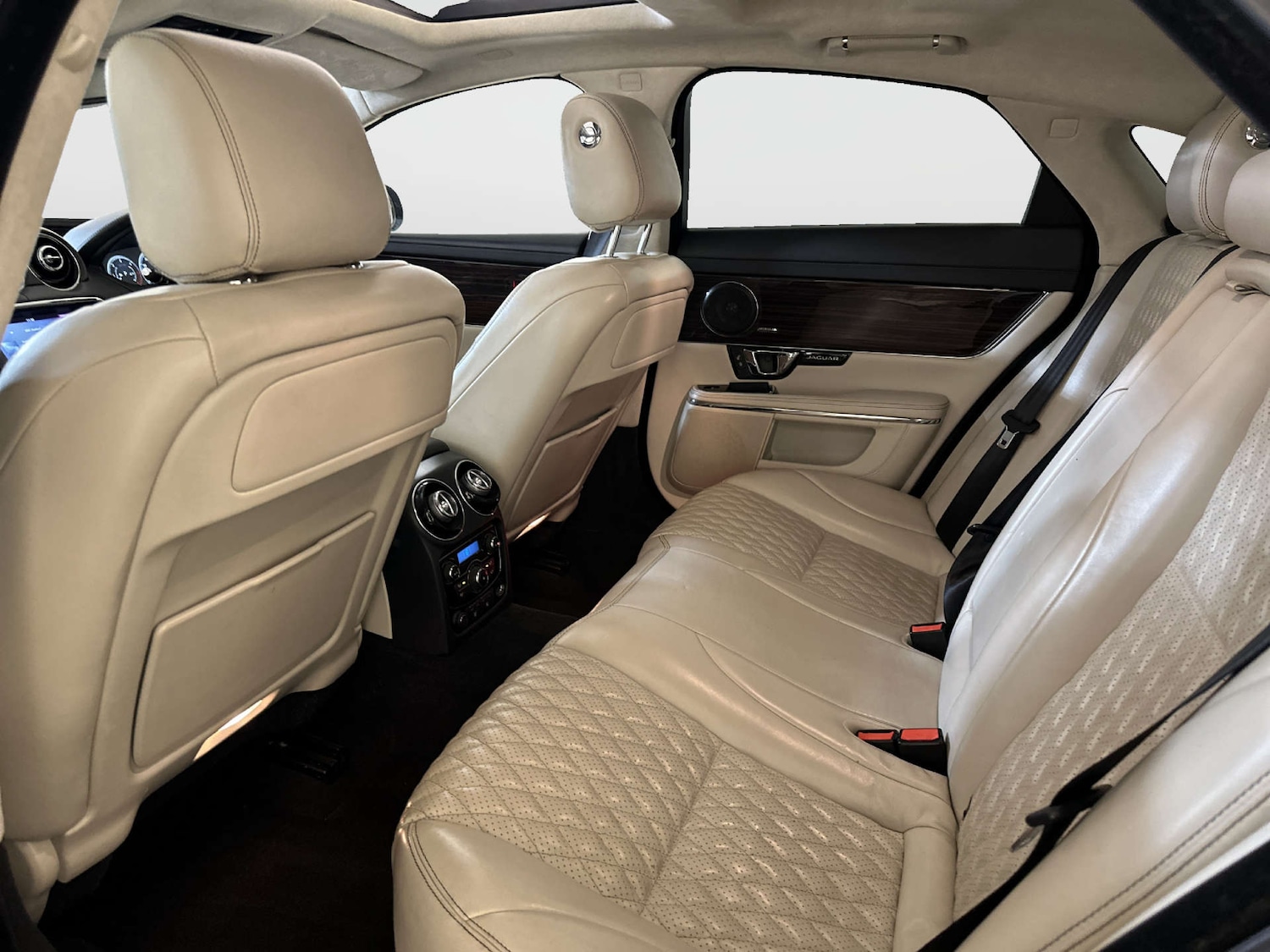 Used Jaguar XJ 2017 for sale - 78041882: Photo 15