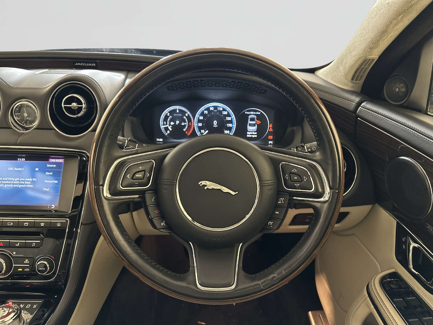 Used Jaguar XJ 2017 for sale - 78041882: Photo 17