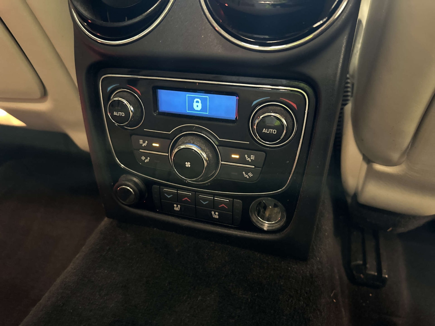 Used Jaguar XJ 2017 for sale - 78041882: Photo 27