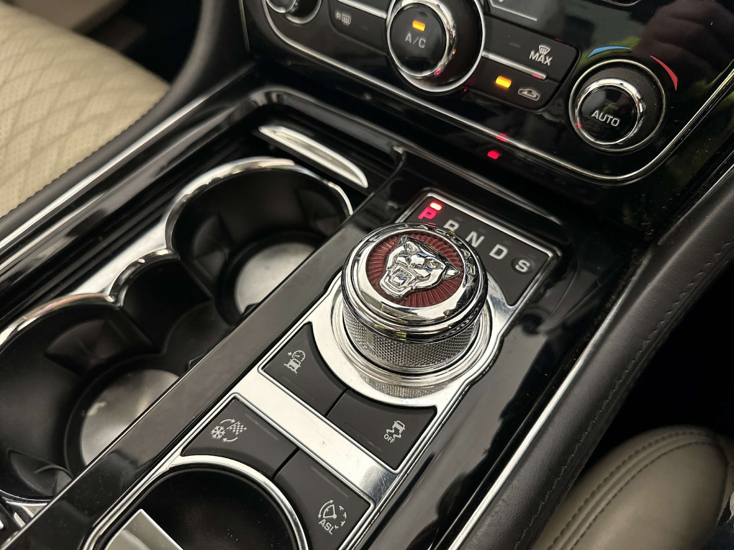 Used Jaguar XJ 2017 for sale - 78041882: Photo 29