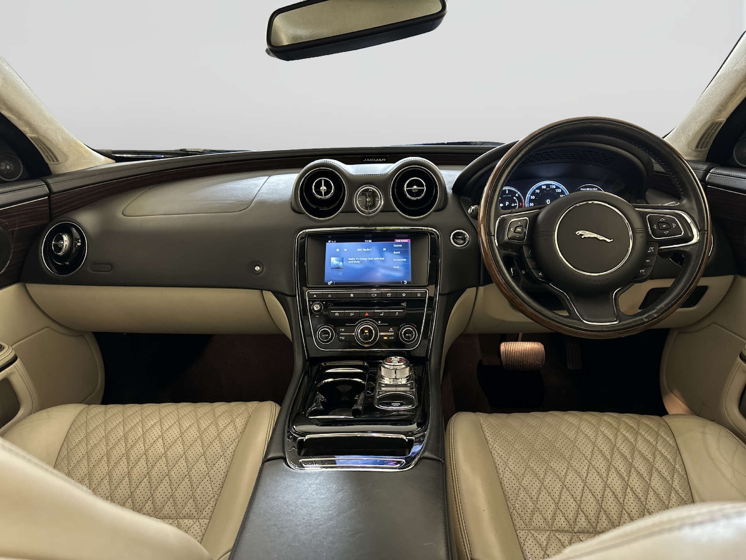 Used Jaguar XJ 2017 for sale - 78041882: Photo 3