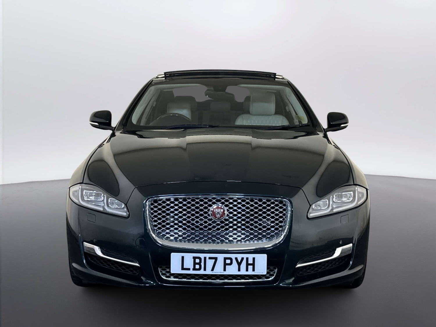 Used Jaguar XJ 2017 for sale - 78041882: Photo 5