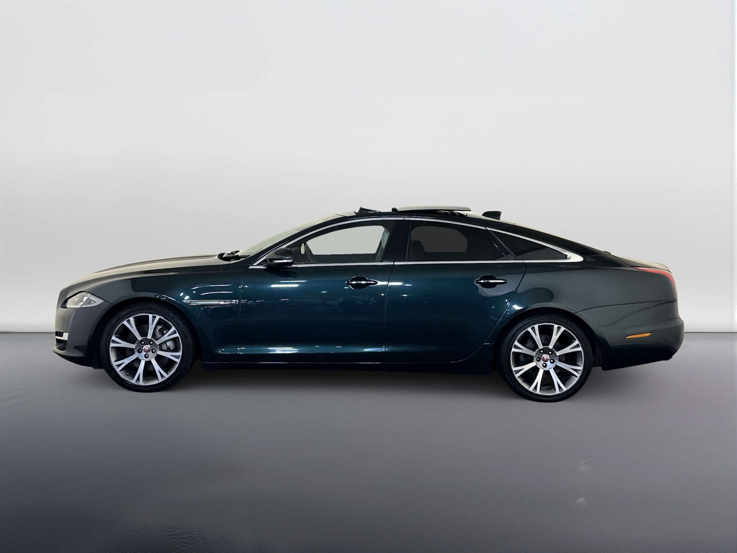 Used Jaguar XJ 2017 for sale - 78041882: Photo 7