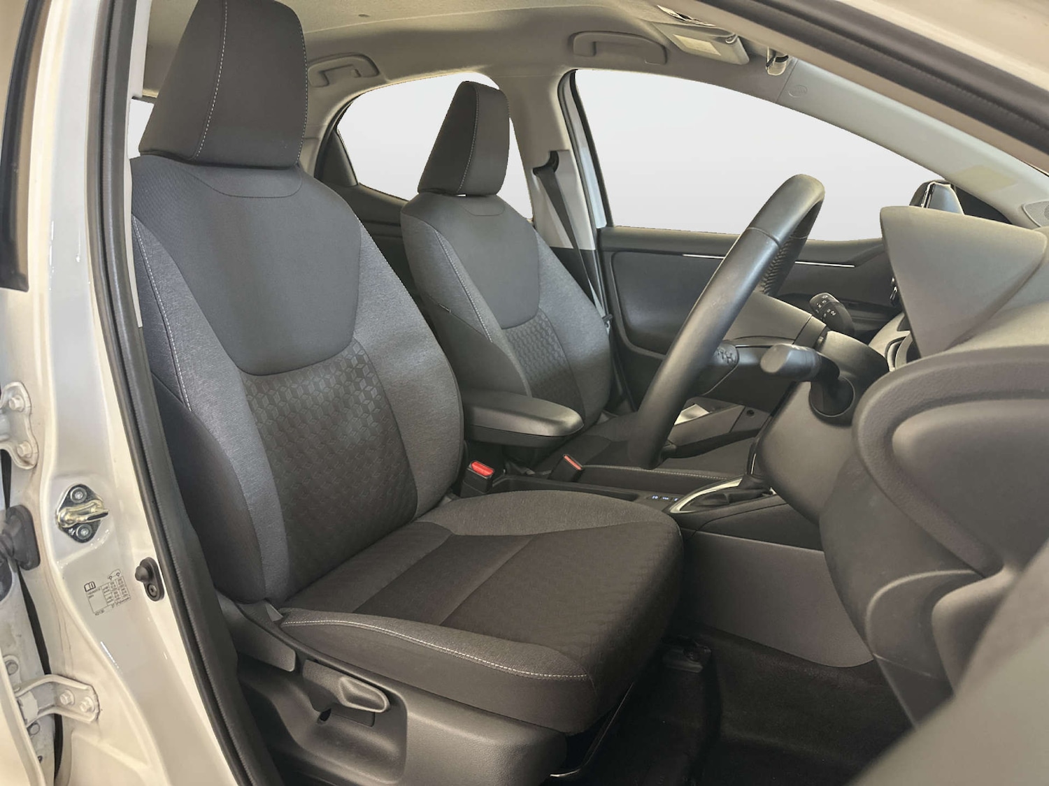 Used Mazda Mazda2 HYBRID 2023 for sale - 77837321: Photo 13