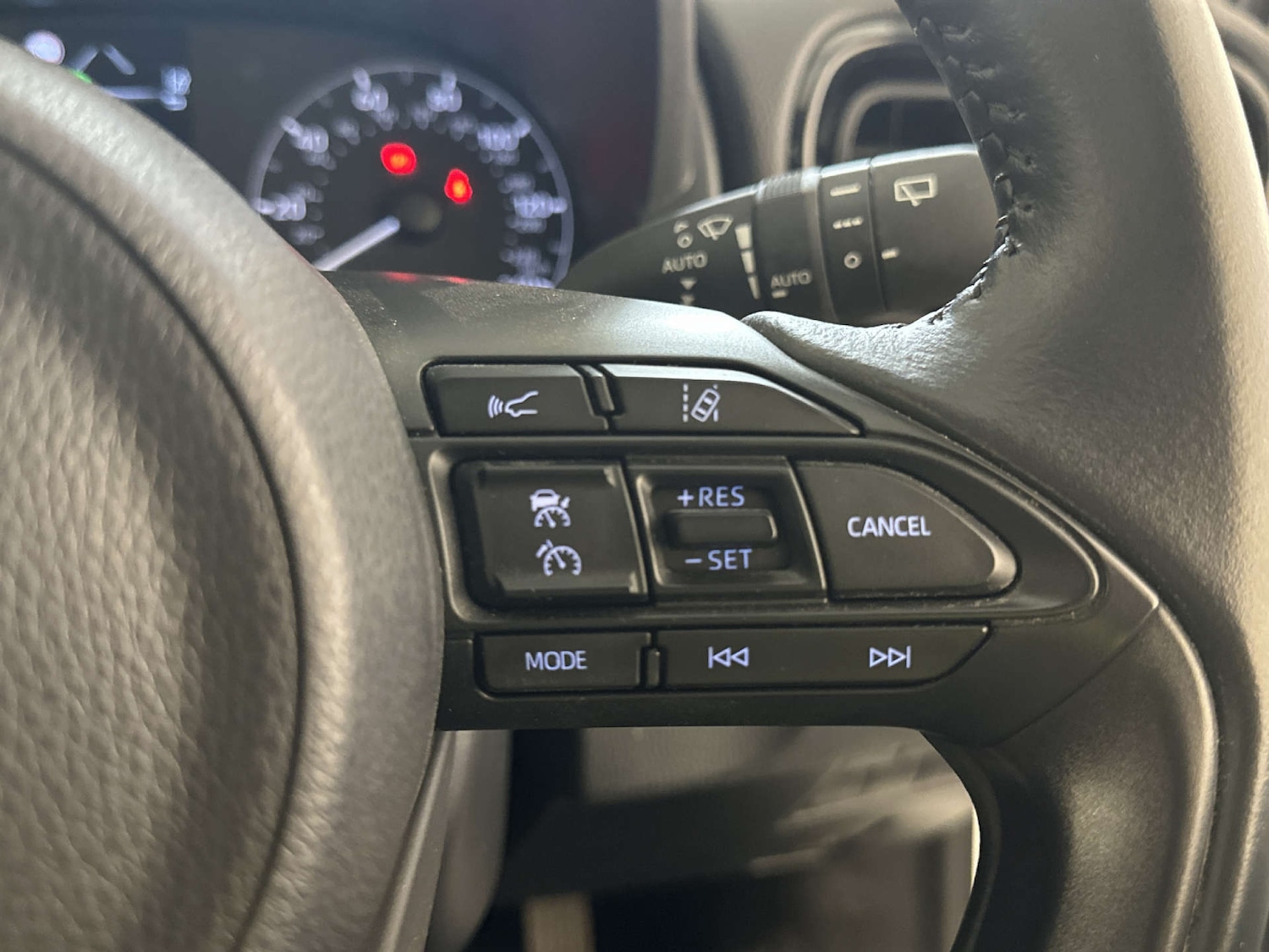 Used Mazda Mazda2 HYBRID 2023 for sale - 77837321: Photo 20