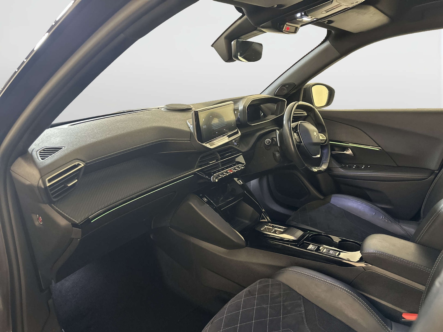 Used Peugeot 2008 2022 for sale - 78198819: Photo 12