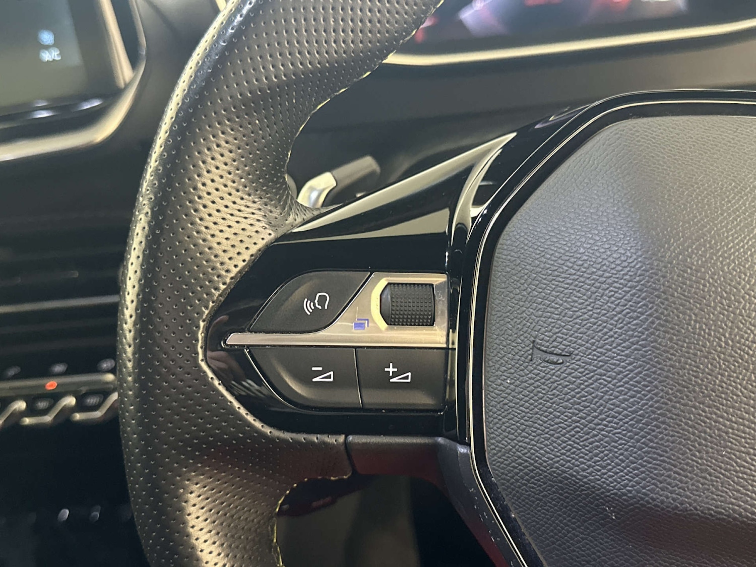 Used Peugeot 2008 2022 for sale - 78198819: Photo 17