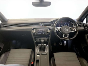 Used Volkswagen Passat 2017 for sale - 76826121: Photo