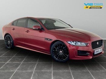 Used Jaguar XE 2018 for sale - 76234801: Photo