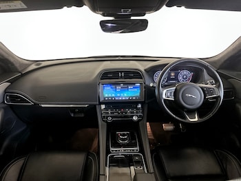 Used Jaguar F-Pace 2019 for sale - 75249192: Photo