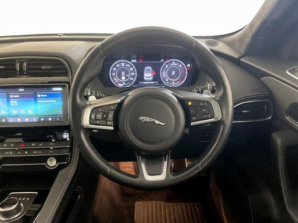 Used Jaguar F-Pace 2019 for sale - 76209284: Photo 17